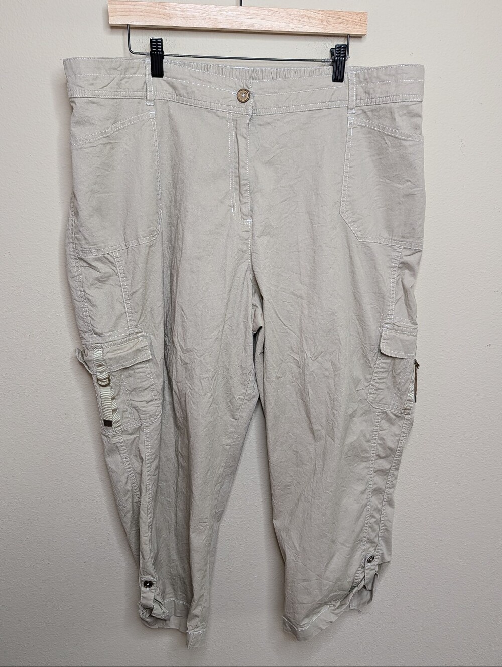 Cato Hi-Rise Cargo Capri Pants Size 22W